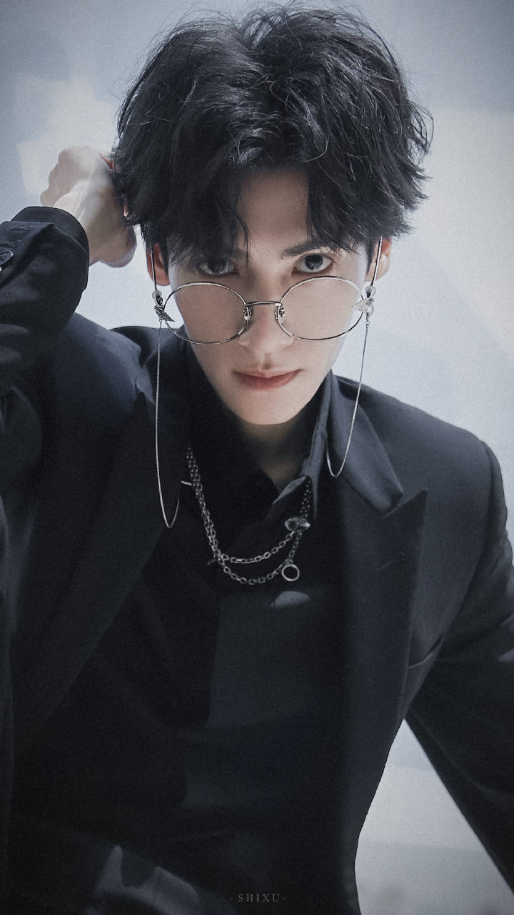 罗云熙复古银边眼镜文艺复古气质真的太撩人