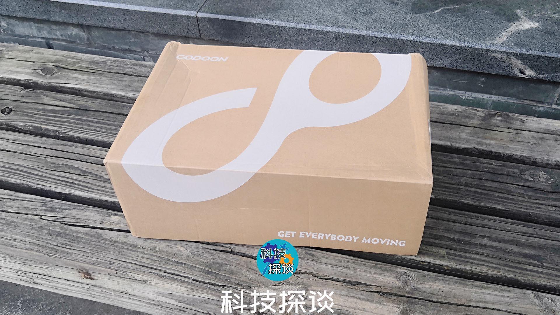 踩屎感加倍的拖鞋，还能穿上跑步，尝鲜咕咚运动舒缓拖鞋