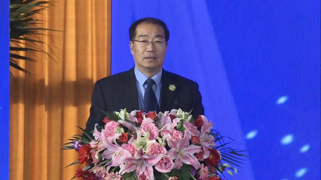 近千名医药人齐聚一堂 为健康公益助力 共话互联网+新医药