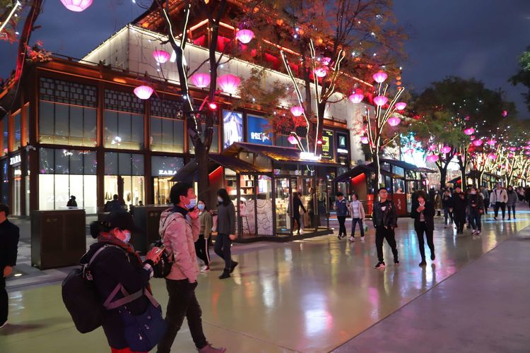 What camera lens falls is big the Tang Dynasty not nocturnal city, xi'an is the most beautiful night scene, come here if suddenly passes through days