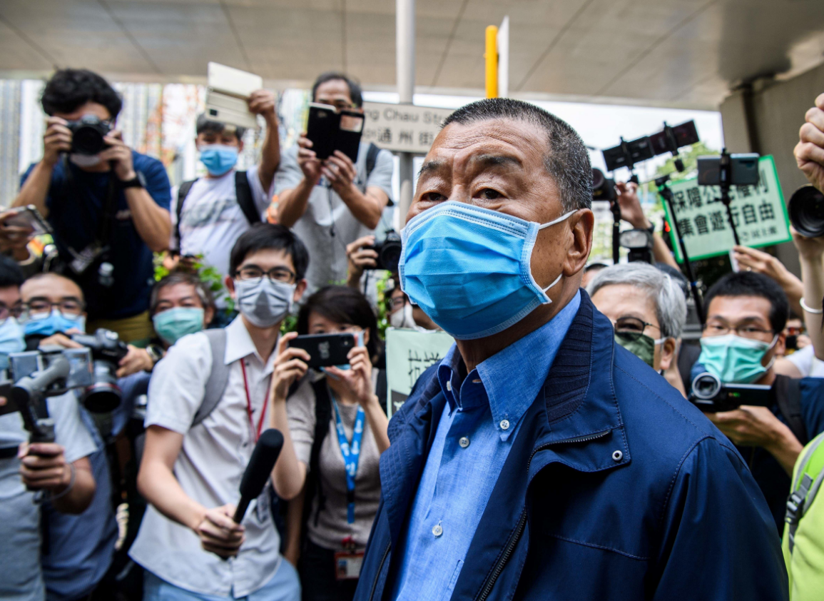 黎智英被抓，民進黨替其叫�屈�