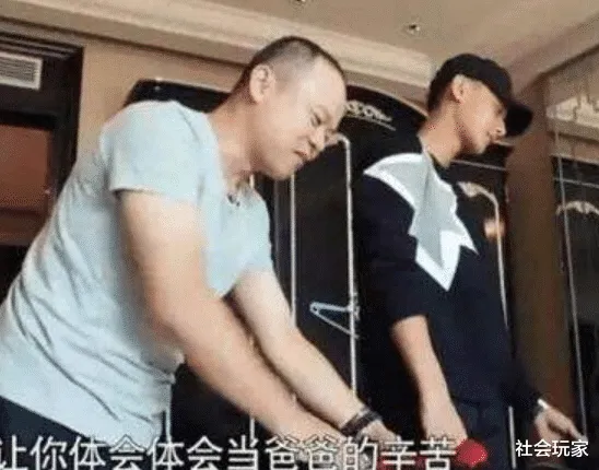 娱乐圈那些富二代，黄子韬身家200亿还好，她家背景才是王者