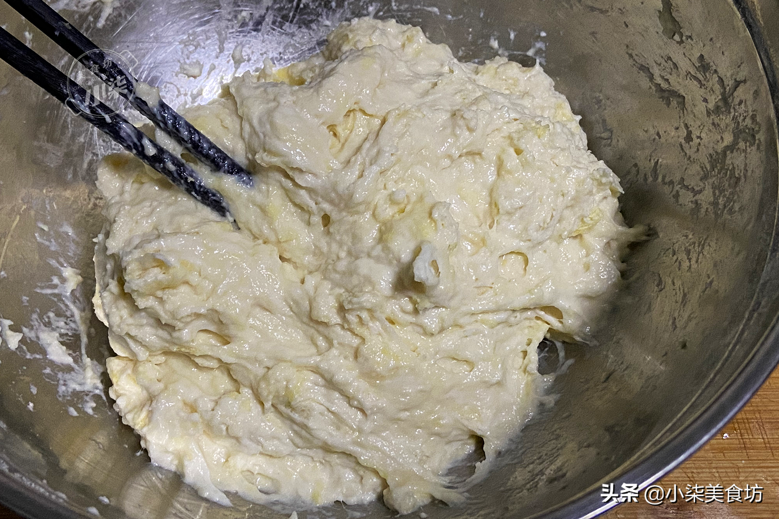 油餅不炸著吃了，打個雞蛋，外酥裡軟個個空心，吃過1次就忘不了