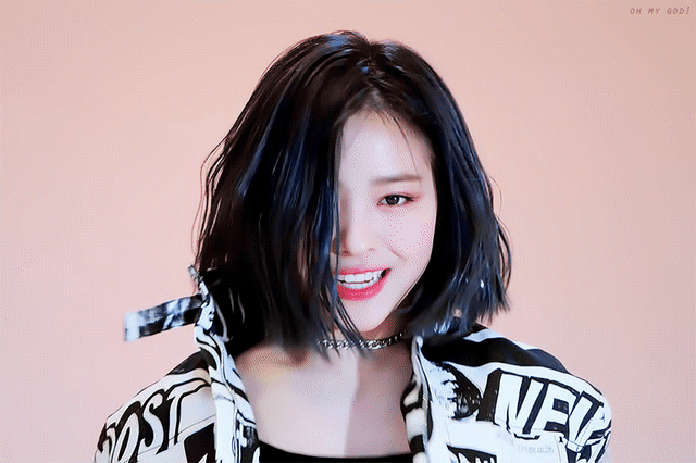 超帅的蓝色短发时期的这个女团爱豆 51韩团 – 韩国娱乐,韩国女团