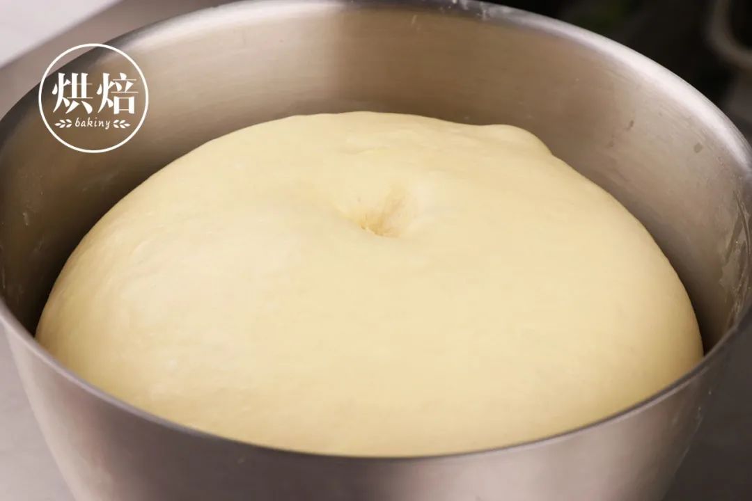 消耗土豆的好办法 拉丝很长的乳酪土豆面包 蓬松柔软 无人不爱