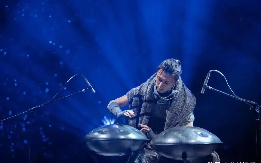 跨年晚会状况百出：汪涵不在状态，应采儿假唱