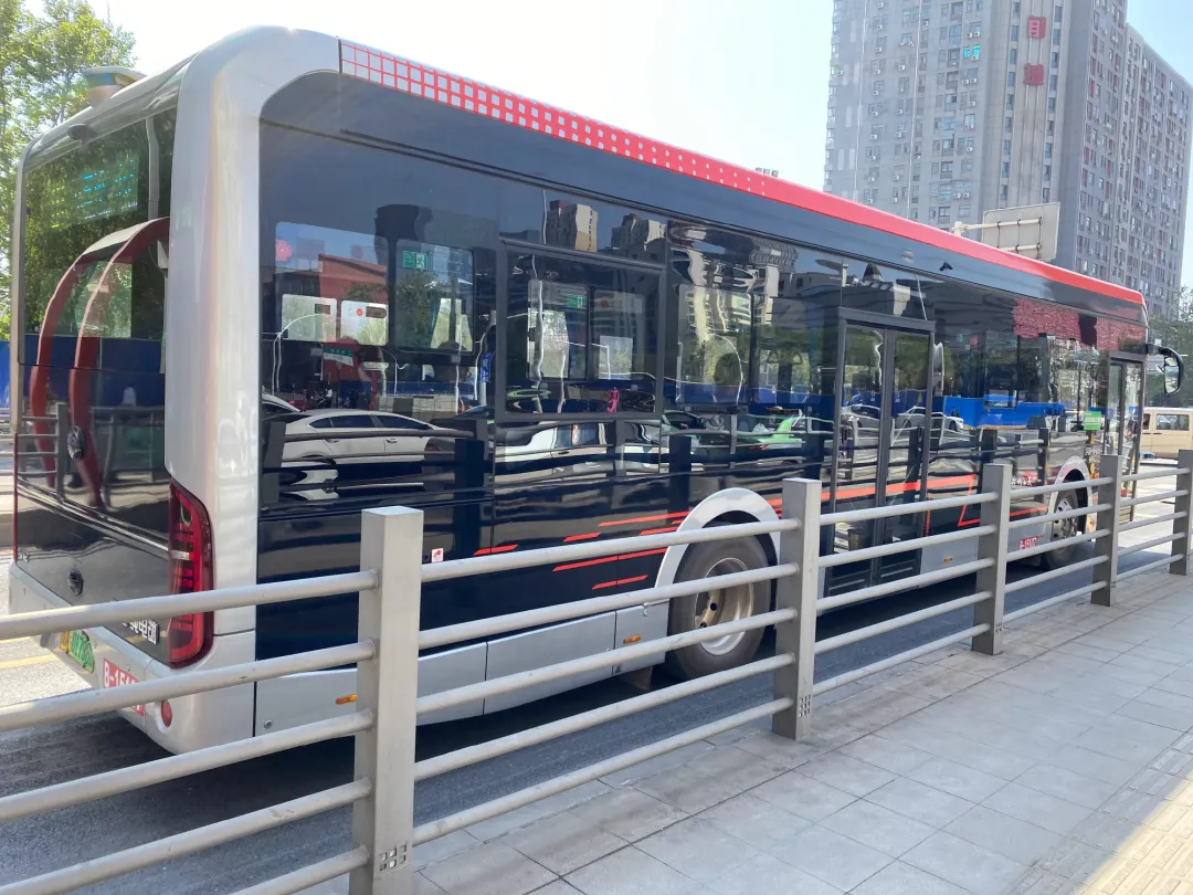 拆了又建，建完又拆，郑州的BRT站台之谜