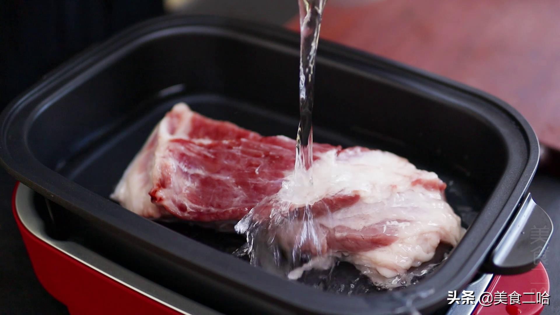 脆皮烤肉：原来烧烤店都是这么做的，酥香不油腻，配上啤酒超过瘾