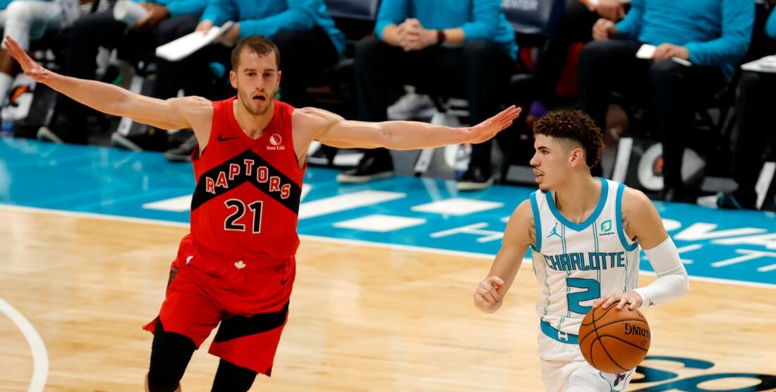 首秀衝上熱搜！球弟3個神級妙傳引爆熱議，詹皇關注他，喬丹終於選對人？-黑特籃球-NBA新聞影音圖片分享社區