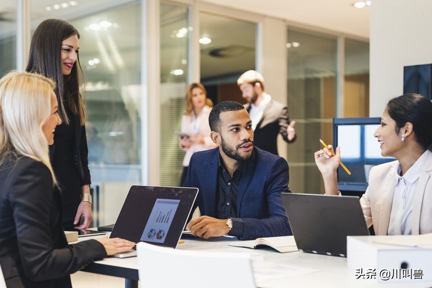 月薪5000，怎么慢慢变富？掌握贫富演化的规律，按照规律办事