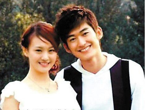 一天连发4条微博回怼郑爽，胡彦斌为什么会有这