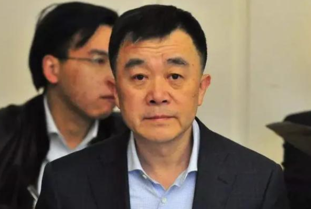 百亿身家成泡沫面临破产，医药帝国轰然倒塌！2家上市公司受牵连