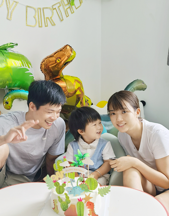 蘇炳添不僅跑得快，娶的妻子也很好看，穿情侶裝，感覺真般配
