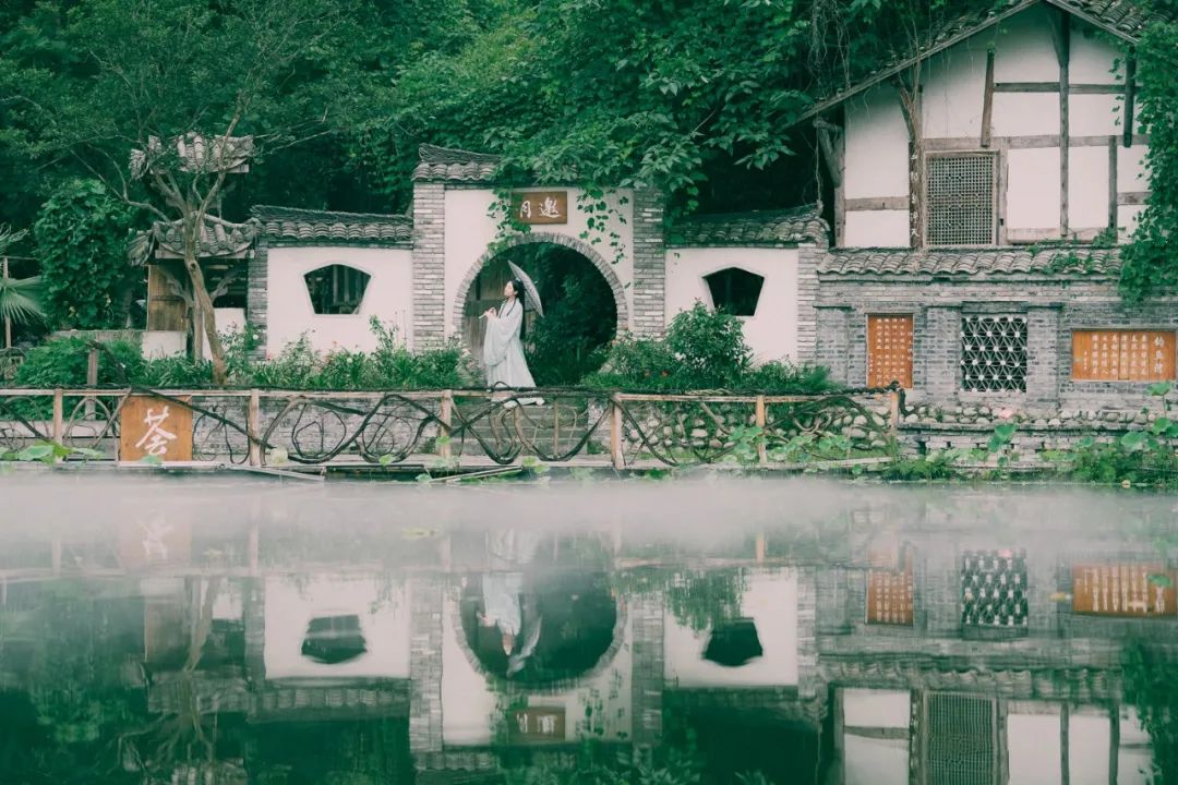 下雨时，最适合发朋友圈的30句诗词-第1张图片-非凡网