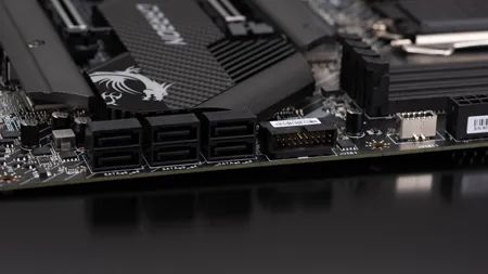 微星MPG Z490 GAMING CARBON WIFI主板评测