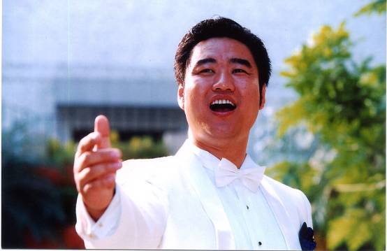 丛飞：一生救助183个贫困儿，和妻子双双早逝，留下年仅5岁的女儿
