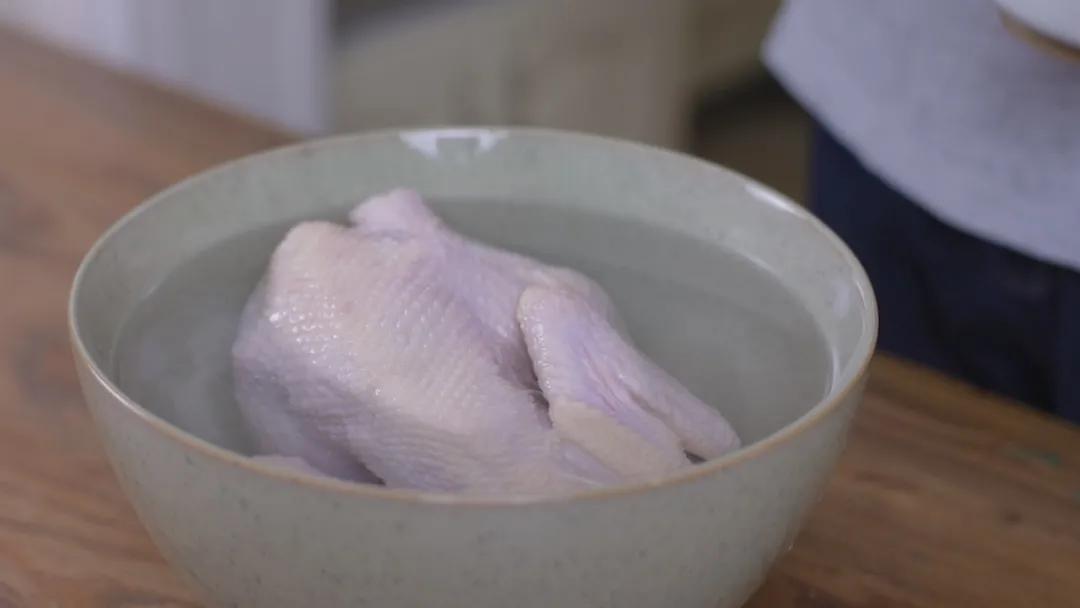 别出去排队了！巨香巨好吃的烤鸡在家就能做，超有圣诞内味儿