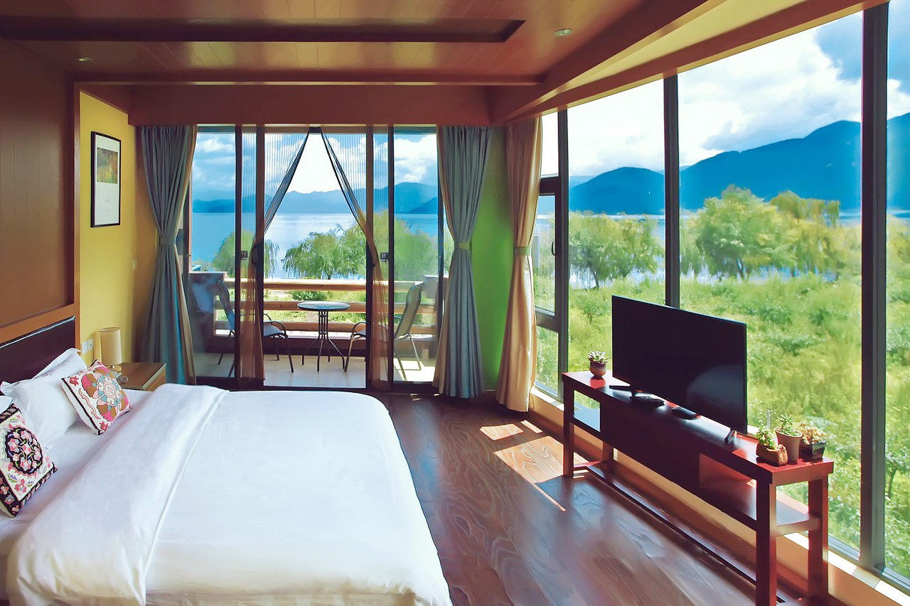 Coming to Lugu Lake will make people wonder if they are willing to forget the time and forget themselves in their dreams