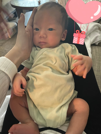 晒出|GAI周延晒出儿子正面照引围观 宝宝手势和名字成亮点