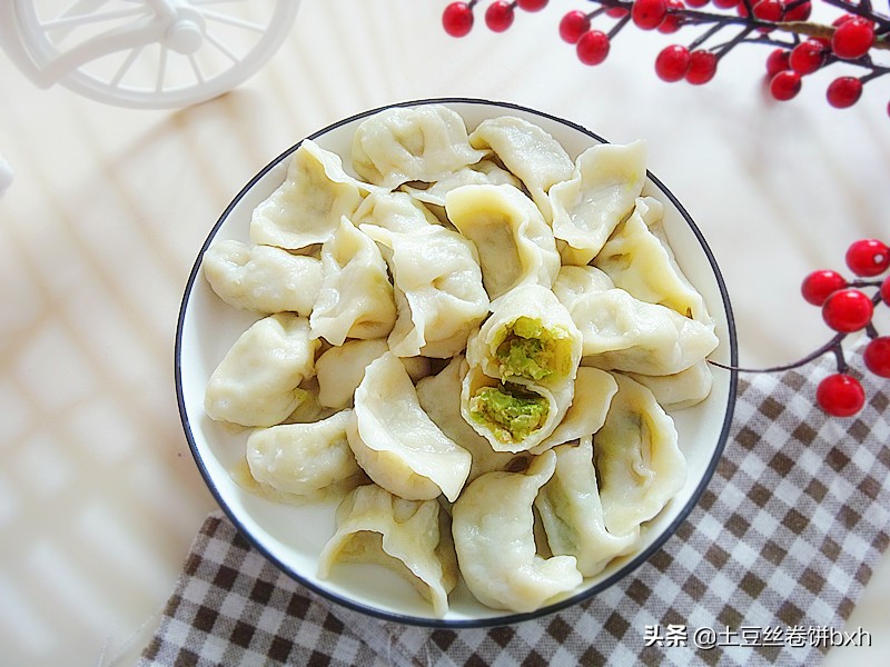 伏天，吃饺子试试这个馅，水嫩鲜香还能润泽皮肤，好吃又开胃