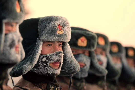 我国阅兵唯一一次失误，却意外赢得全世界的尊重，到底发生了啥？