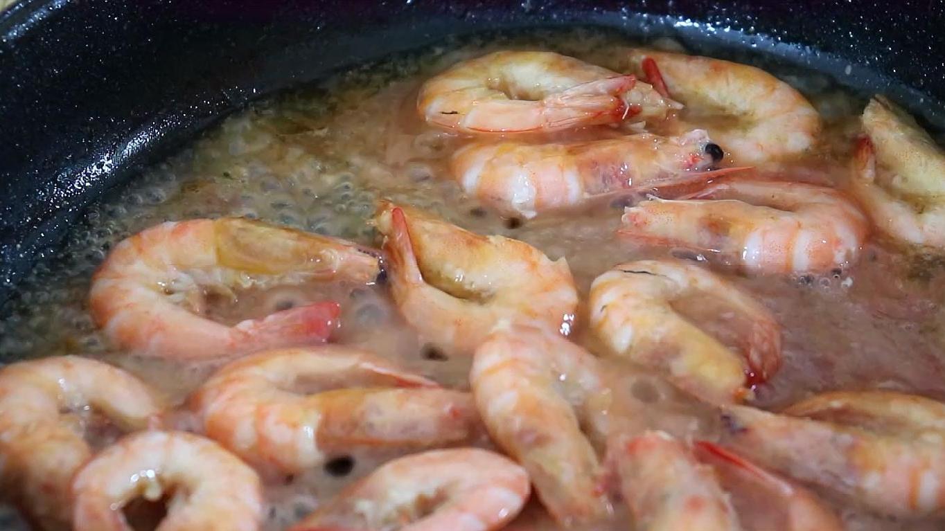 Prawns are the best way to eat. They don’t need to be fried or boiled. They are also fond of picky eaters. They do not lack calcium.