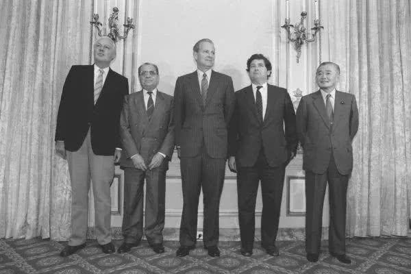 美国为什么要在日本驻扎那么多军队