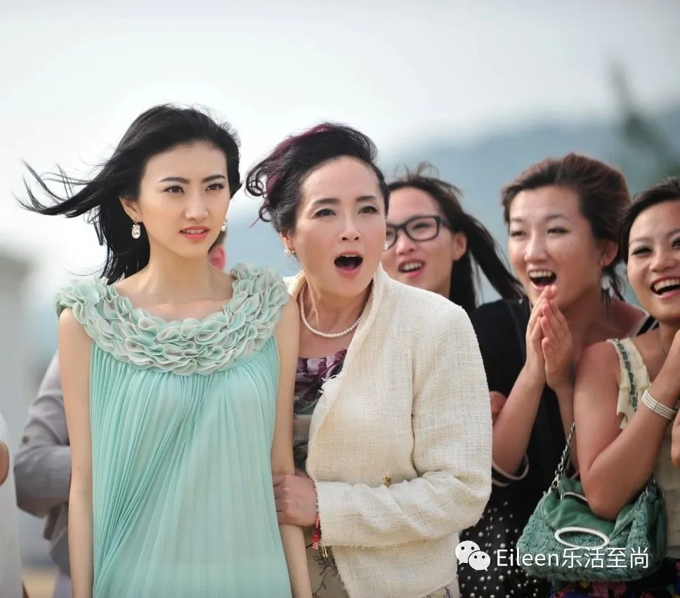 离开神秘背景,强捧不红的人间富贵花为什么反倒大火了?