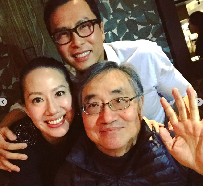 甄子丹岳父患癌去世，家人陪伴下平静离开，汪诗诗深情告白亡父