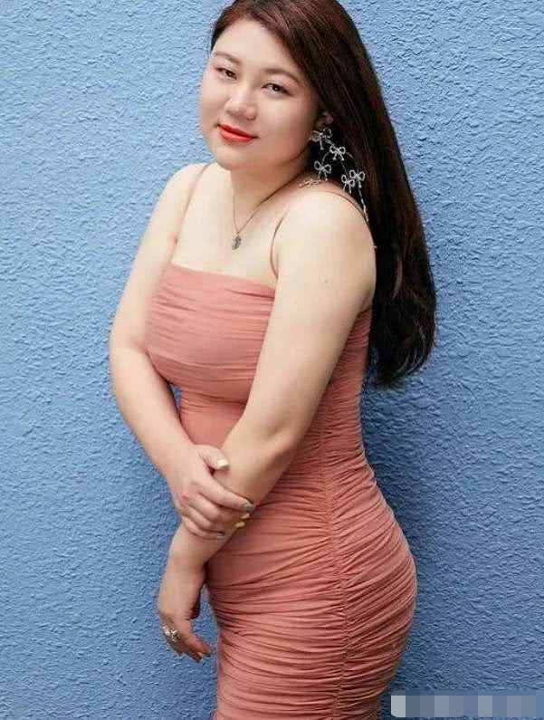 太能折腾！杨天真“炫耀”北大学历，大码女装