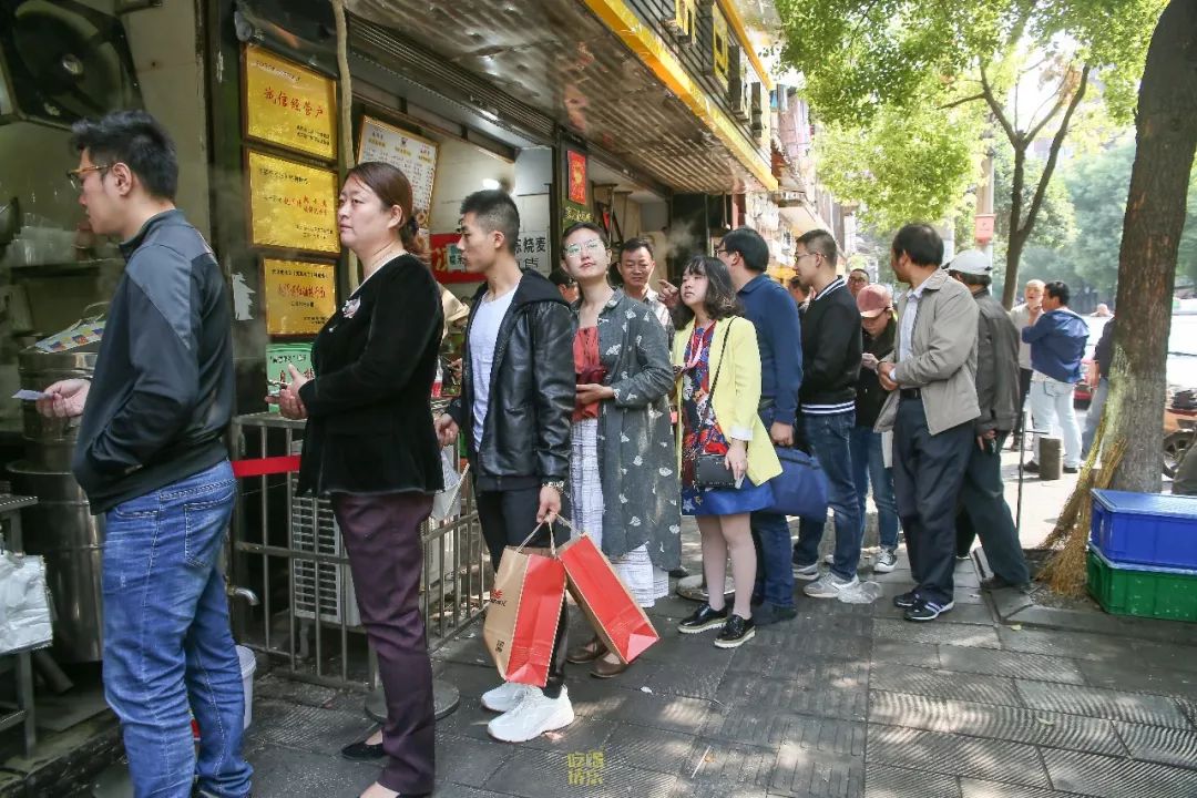 武汉排队超超超凶的10家店！看看你为哪几家罚过站？