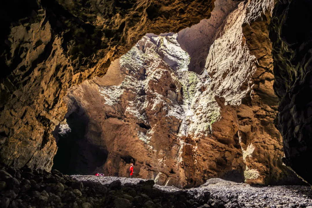 There is a heartbeat called the autumn of the Qinba Mountains!  Red leaves in clear autumn, encounter romantic scenery