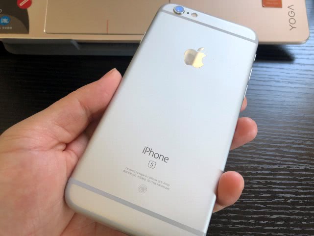 我的iPhone6s用四年了，一点也不卡屏，媳妇儿：这钱用得值