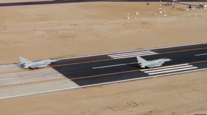 中国一种高新战机，在巴基斯坦亮相了！露出一