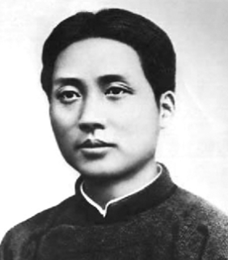 毛澤東時隔32年重回韶山，看到父母墳?zāi)蛊茽€不堪：不要修，就這樣