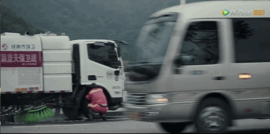 花2000万越狱，50小时再被抓：《扫黑风暴》映射不寒而栗的现实