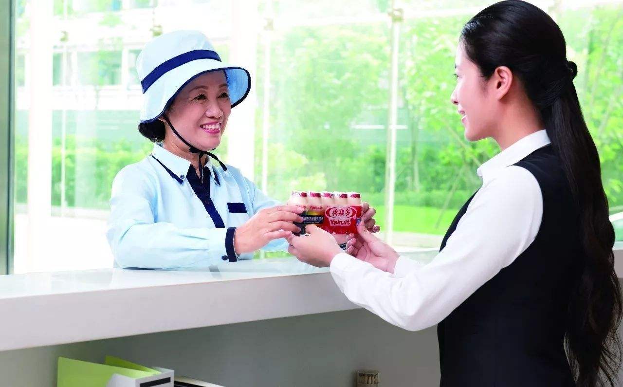 不靠电商，一瓶只卖2.2元的酸奶年赚40亿，一直被