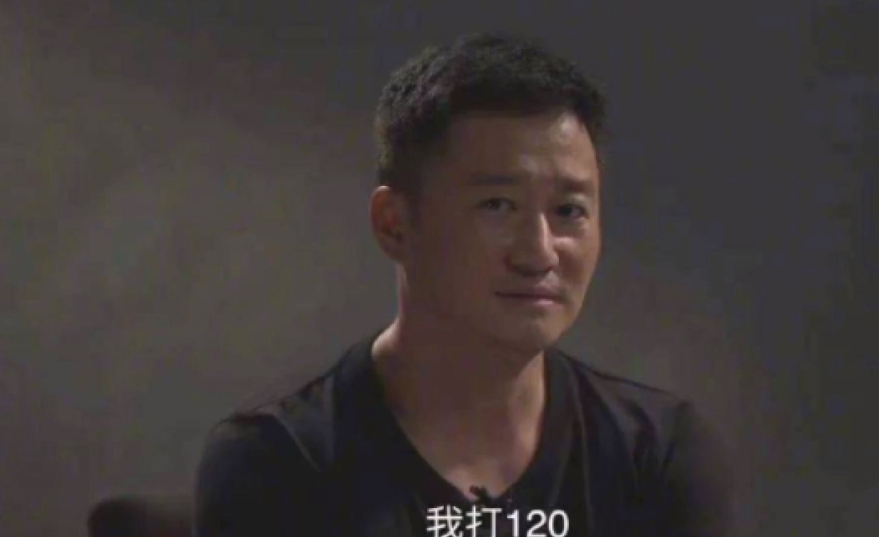 吴京的“间歇性”人设崩塌，有人怒骂：真爱国
