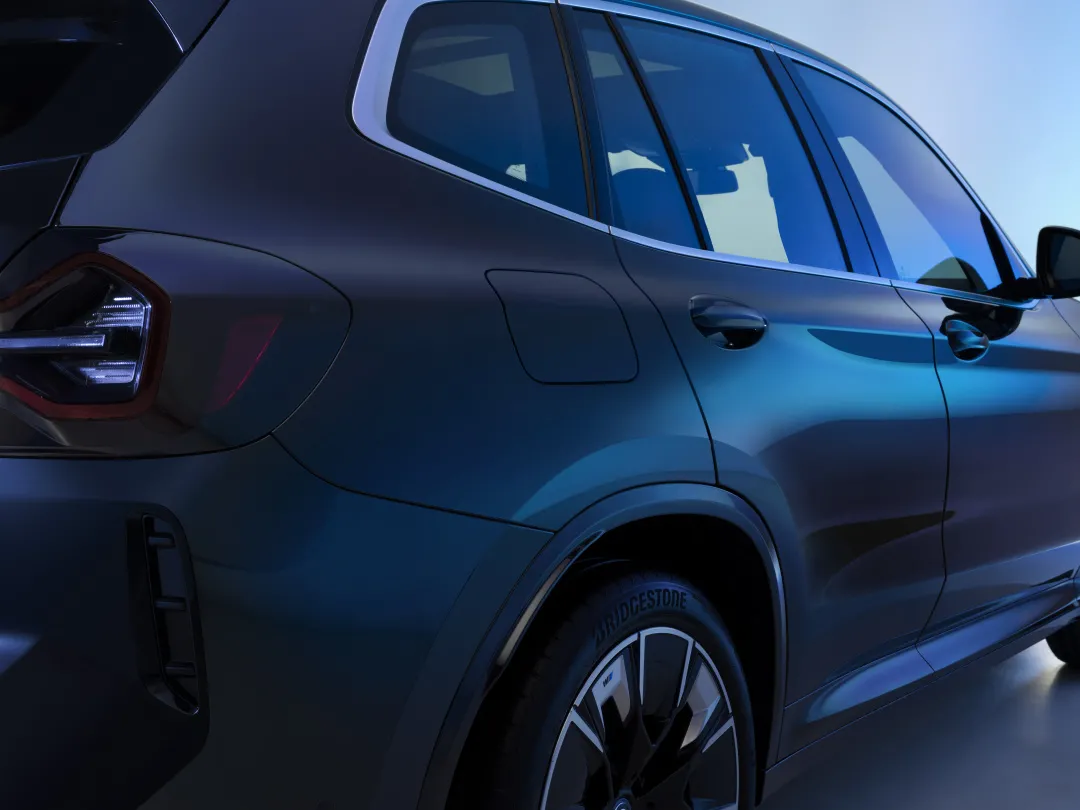 新BMW iX3 | 焕然一新,「i」不释手