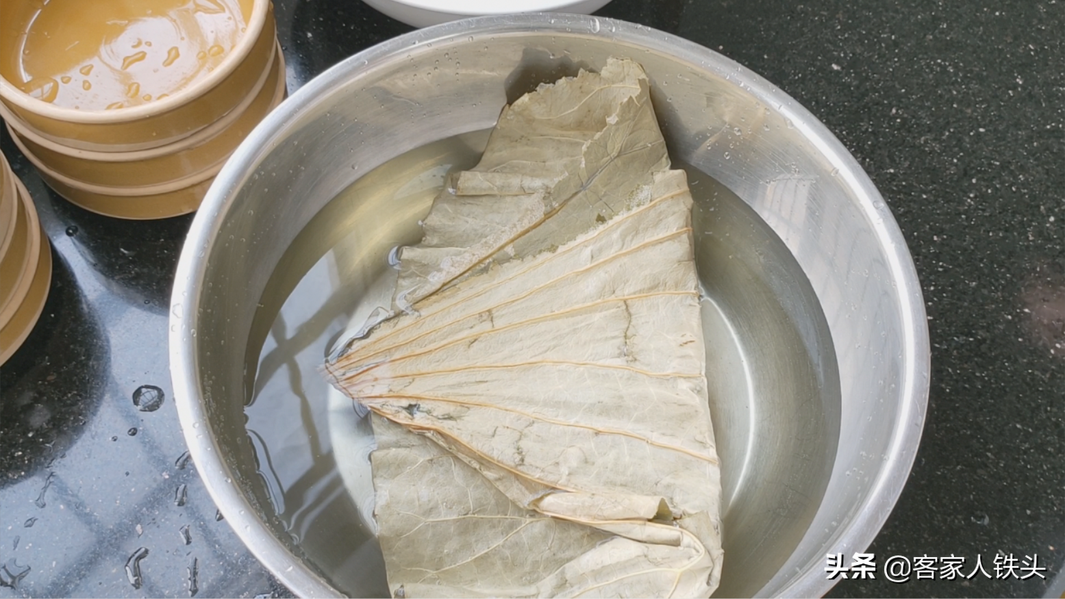 用6個缽子6片葉做孩子愛吃的飯，一開蓋撲鼻香，吃完還想吃一碗