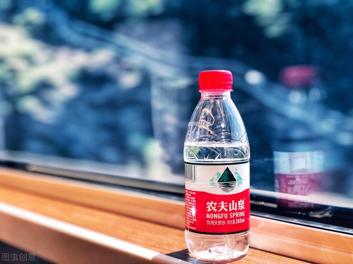 2021福布斯富豪榜：马云下跌，马化腾上涨，他却