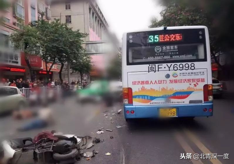 龙岩公交车被劫持路线图：被逼停后歹徒持刀下车，跳脚乱骂