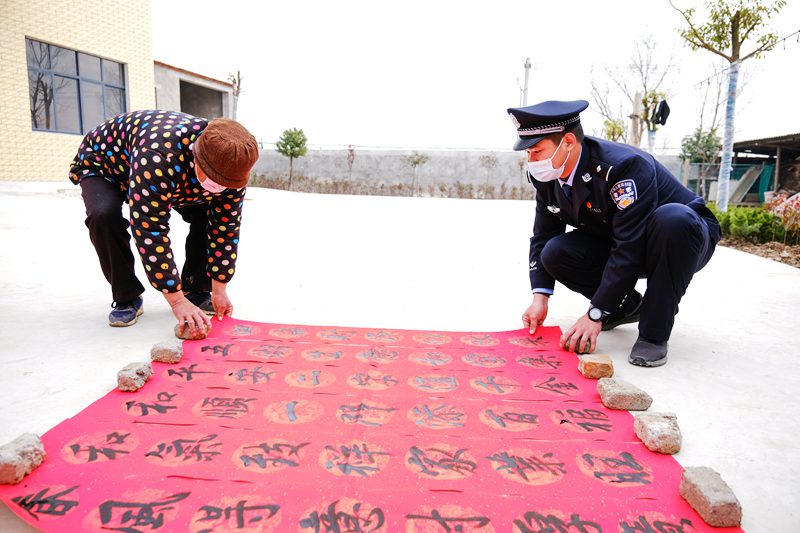 写春联 送祝福（组图）