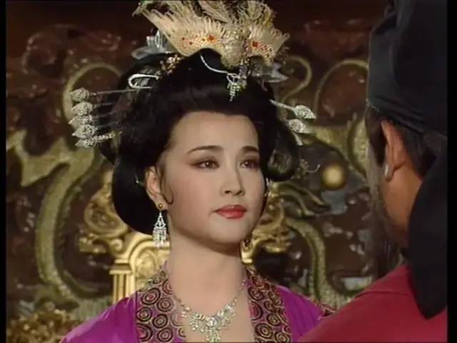 演“帝王”不容易，像焦晃的康熙，可以寫進(jìn)教科書的，有9位演員