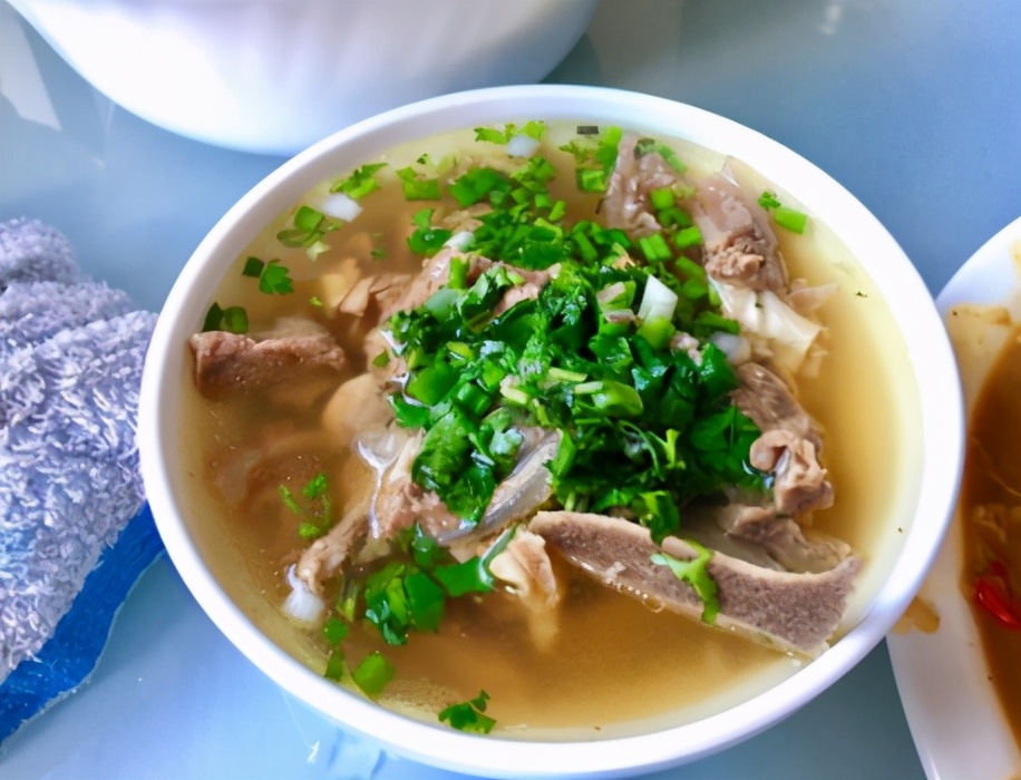 图片[1]-清炖牛肉汤的做法-起舞食谱网