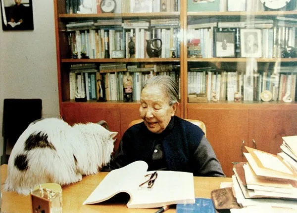 小时被父母宠大，婚后56年幸福 冰心的一生让我羡慕了！