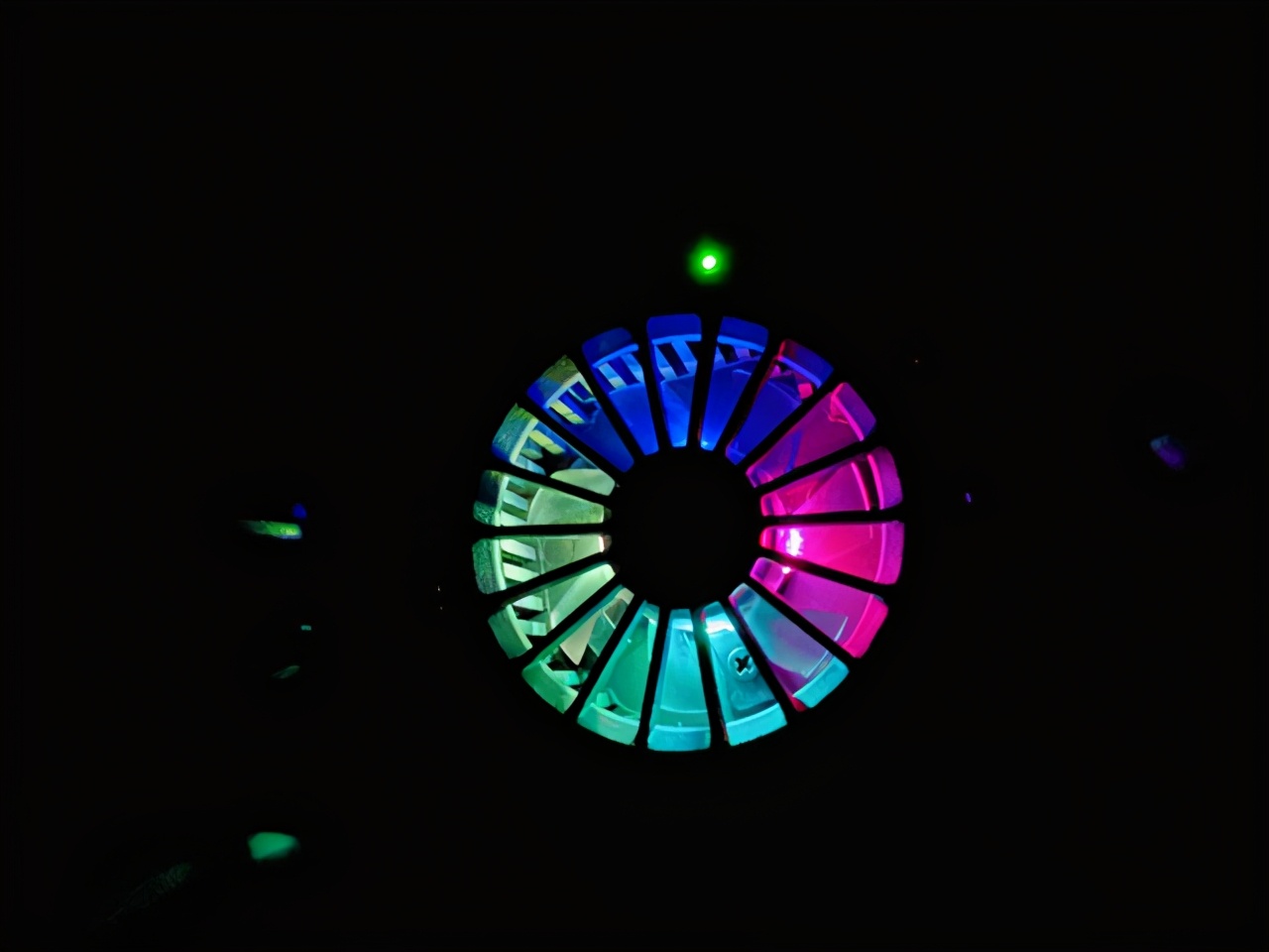 散热背夹+手柄，盖世小鸡GameSir F8 Pro半导体散热手柄体验