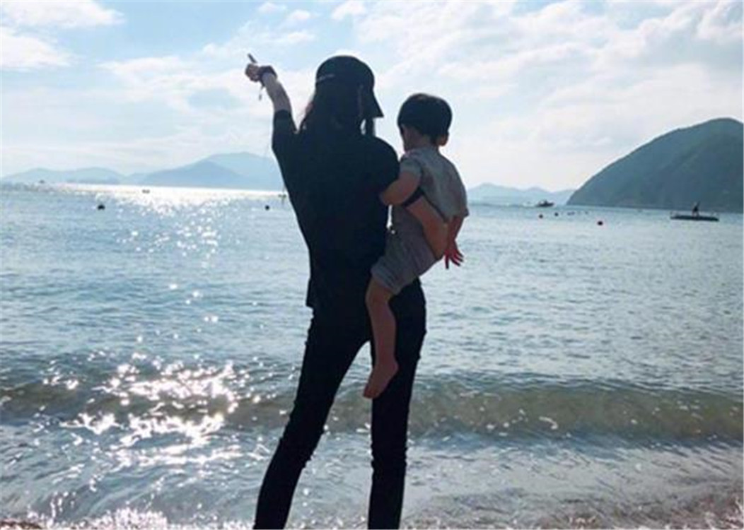 有种“发育过猛”叫小海绵，三岁个头已到杨颖