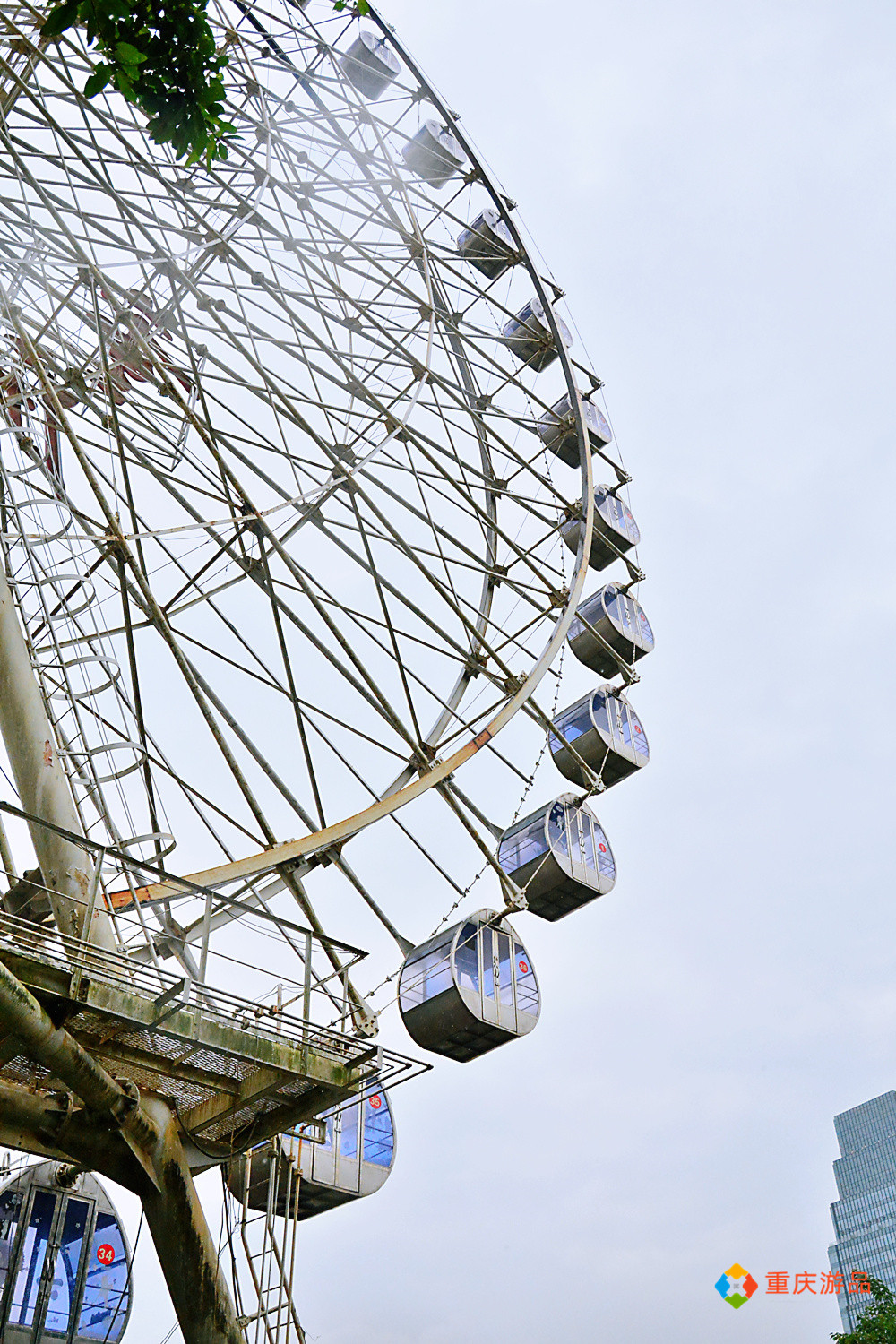 重庆游乐园王者归来：赛博朋克城市与自然生态结合，助力南岸发展