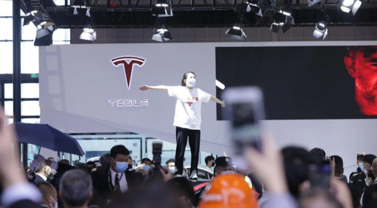 Model Y不仅割中国消费者的韭菜，还要割中国车企的韭菜